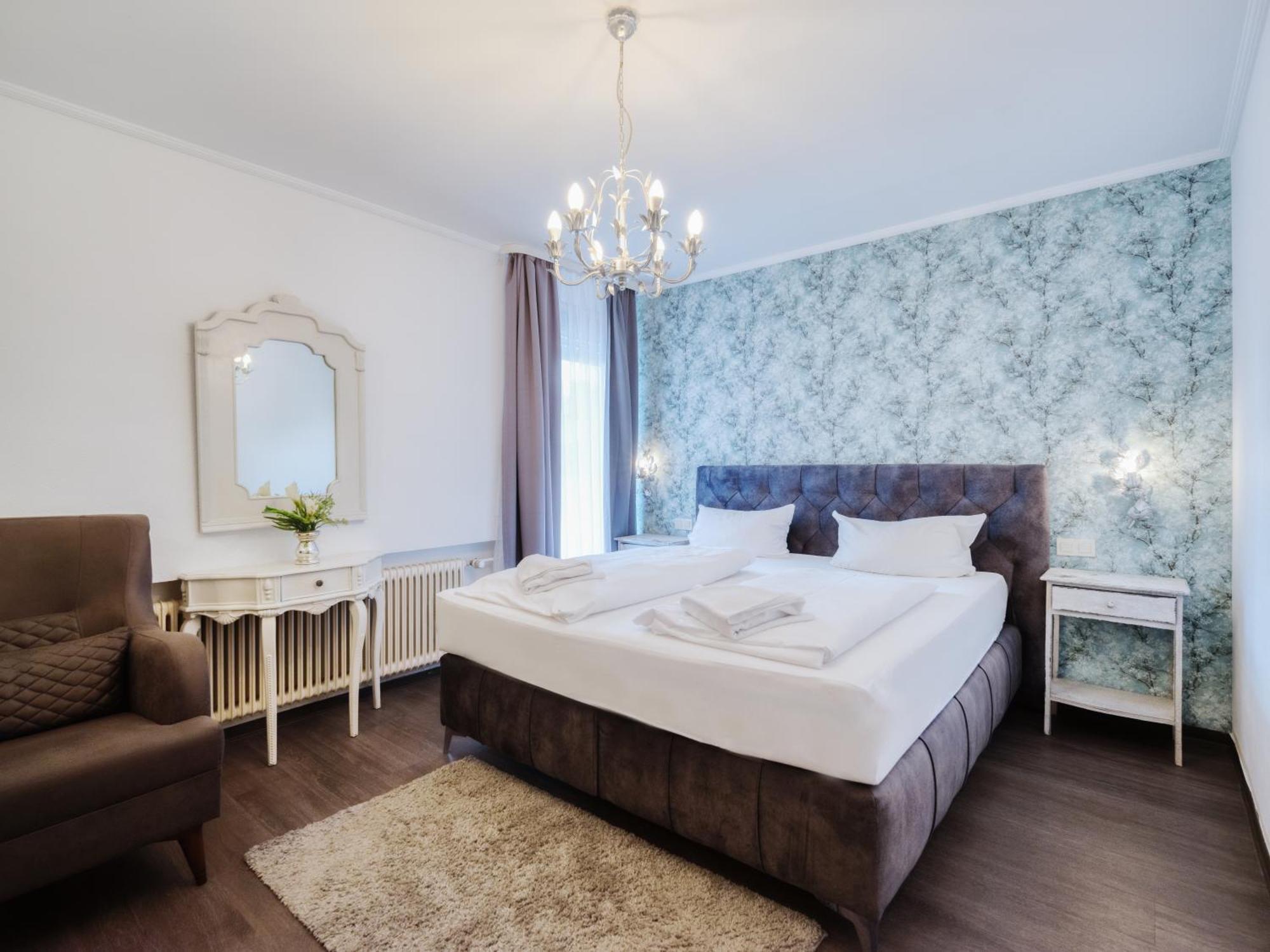 Hotel-Restaurant Central Am Koenigshof Viernheim Dış mekan fotoğraf