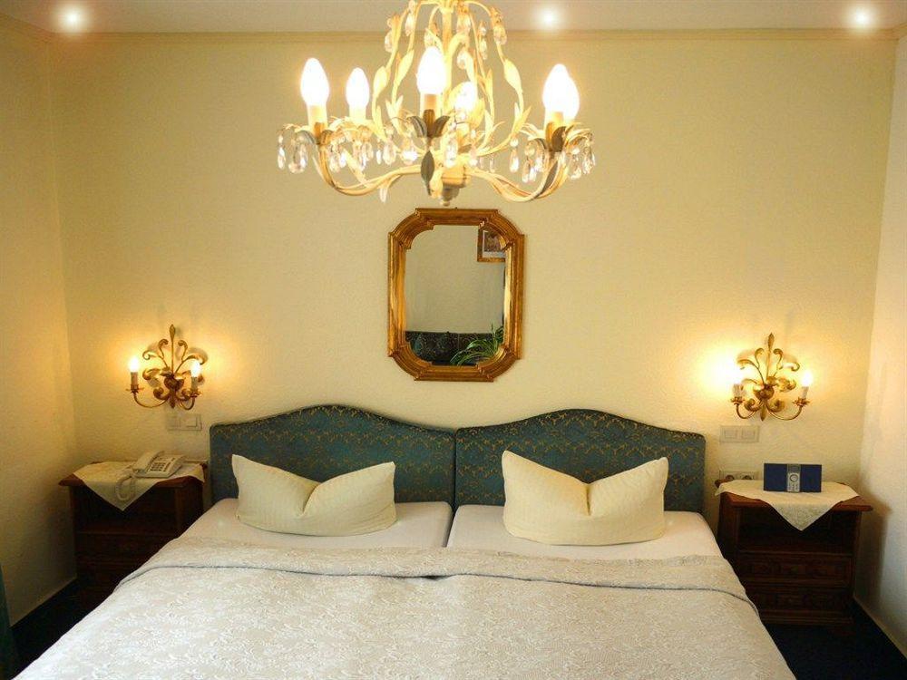 Hotel-Restaurant Central Am Koenigshof Viernheim Dış mekan fotoğraf